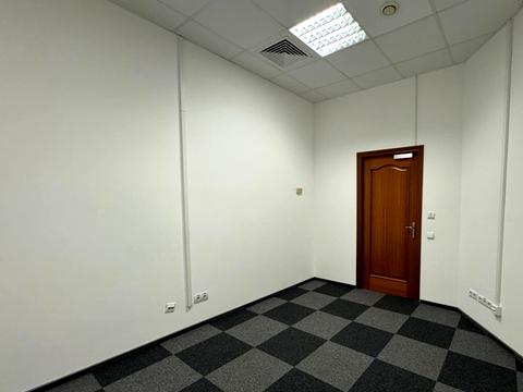 комерційна за адресою Лейпцизька вул., 15а
