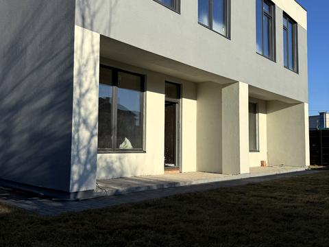 коммерческая по адресу Кузьми Скрябіна ул., 1