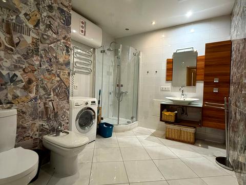 квартира за адресою Дмитра Яворницького просп. (Карла Маркса), 20