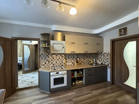 будинок за адресою Центральна