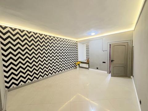 коммерческая по адресу Дерибасовская ул., 1