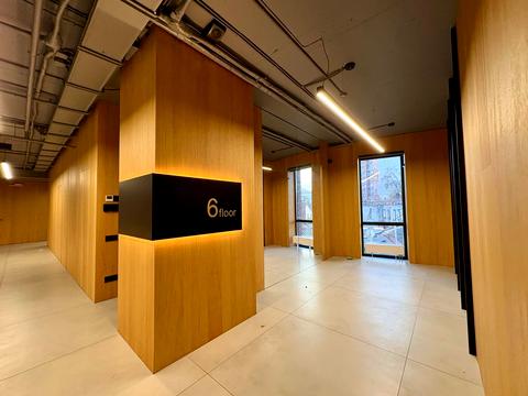 комерційна за адресою Виконкомівська вул., 15-А