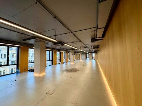 комерційна за адресою Виконкомівська вул., 15-А