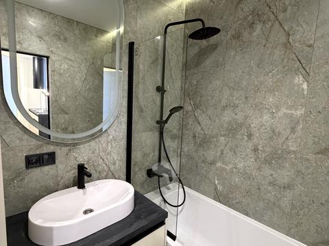 квартира за адресою Причальна вул., 8