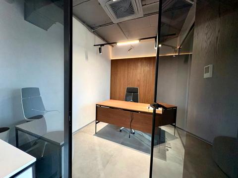 комерційна за адресою Виконкомівська вул., 15-А