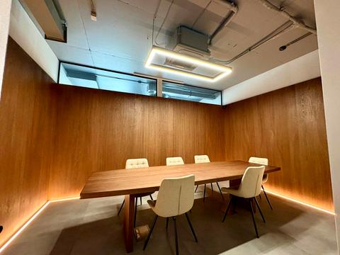 комерційна за адресою Виконкомівська вул., 15-А