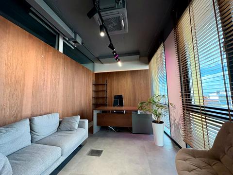 комерційна за адресою Виконкомівська вул., 15-А