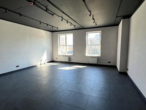 комерційна за адресою Небесної Сотні просп. (Маршала Жукова), 100/1