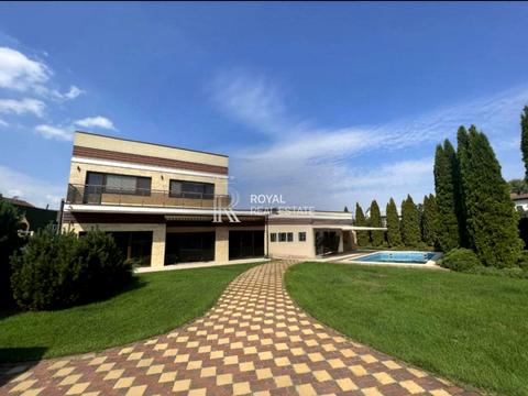 будинок за адресою Лютнева вул.