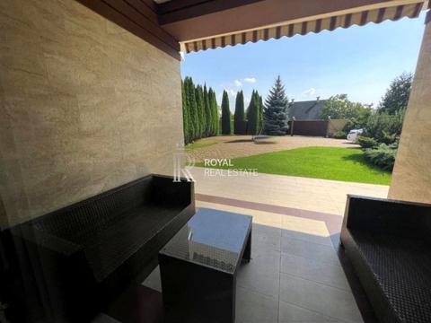 будинок за адресою Лютнева вул.