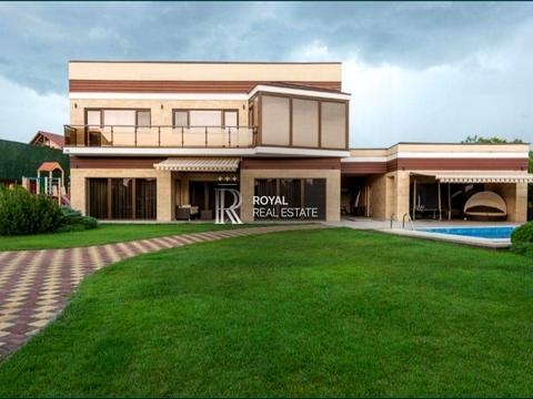 будинок за адресою Лютнева вул.