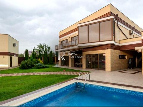 будинок за адресою Лютнева вул.