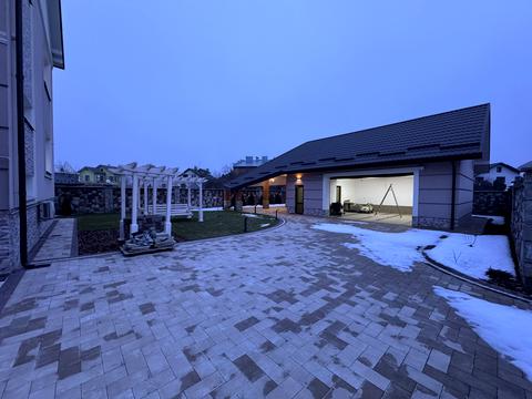 дом по адресу Шкільна 5