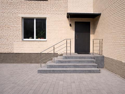 коммерческая по адресу Дружбы Народов бульв. (Дружбы Народов), 6