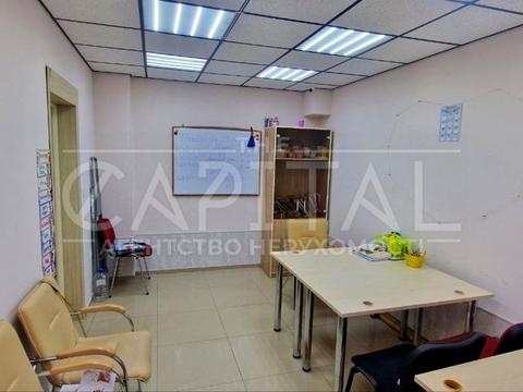 комерційна за адресою Київ, Сім'ї Кульженків вул. (Петра Дегтяренка), 33