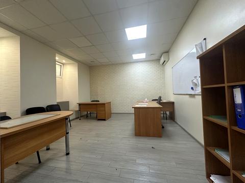 комерційна за адресою Садова вул., 20