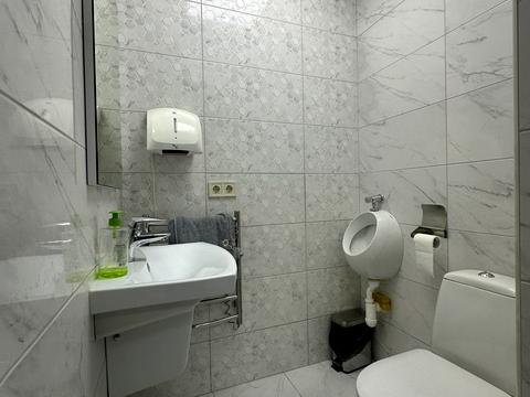 комерційна за адресою Садова вул., 20