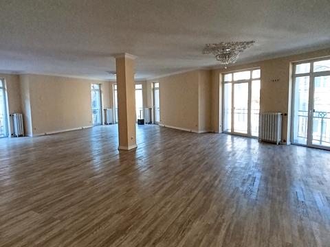 комерційна за адресою Мирослава Скорика вул. (Петра Чайковського), 31