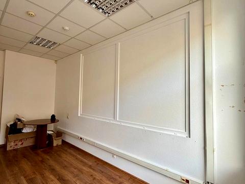 комерційна за адресою Пекарська вул., 7