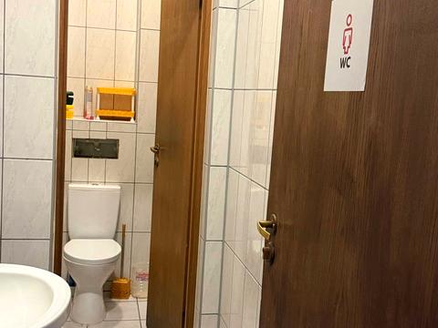 комерційна за адресою Пекарська вул., 7