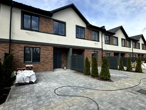 будинок за адресою Назарія Яремчука вул.