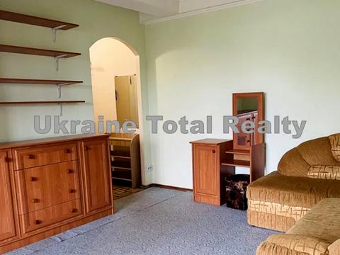 квартира по адресу Строителей ул., 16