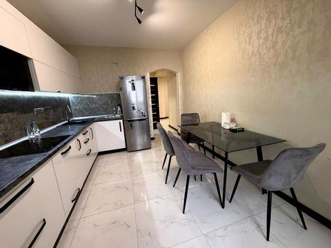 квартира за адресою Володимира Івасюка вул., 84