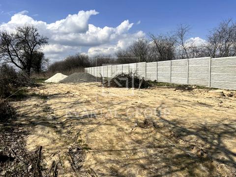 ділянка за адресою Квітнева, 31