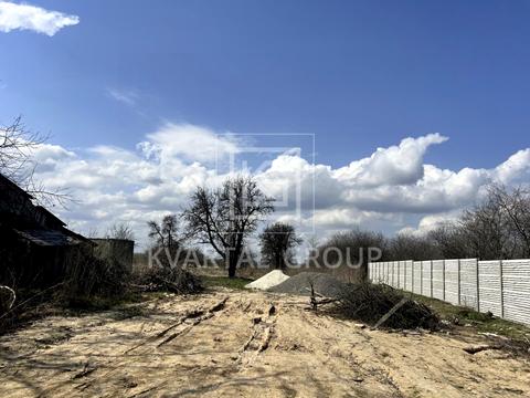 ділянка за адресою Квітнева, 31