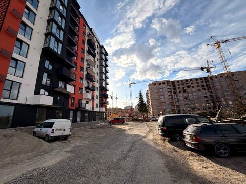 коммерческая по адресу Степана Бандеры ул., (Будинок)
