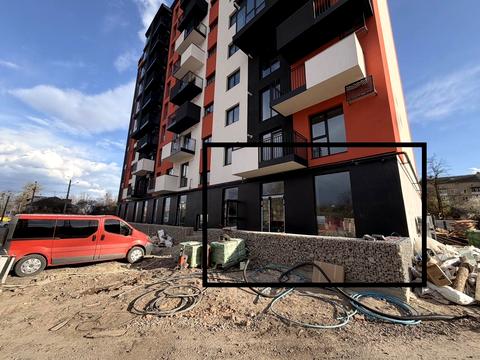 коммерческая по адресу Степана Бандеры ул., (Будинок)