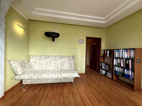 комерційна за адресою Дніпровська набережна вул., 19