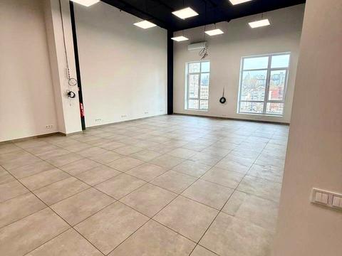 комерційна за адресою Ламана вул., 18