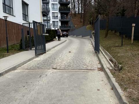 коммерческая по адресу Львовская ул., 92