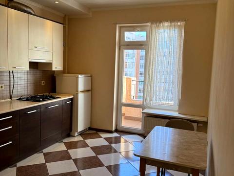 квартира за адресою Гетьмана Івана Мазепи вул. (Топольна), 1