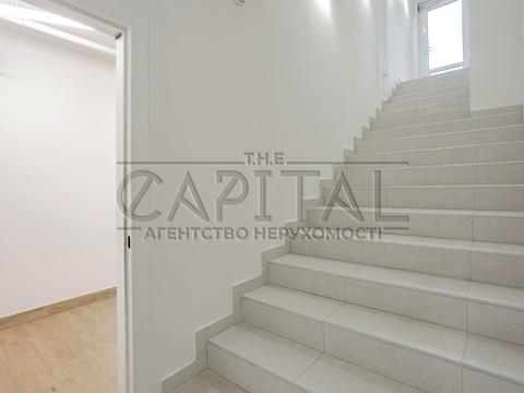 комерційна за адресою Дніпровська набережна вул., 16-Г