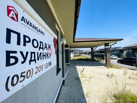 будинок за адресою с. Вишеньки, Садова вул.