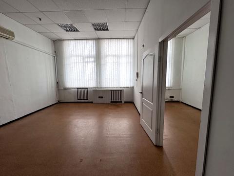 комерційна за адресою Дмитра Яворницького просп. (Карла Маркса), 65