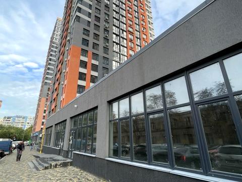 комерційна за адресою Миколи Гулака вул., 2-А