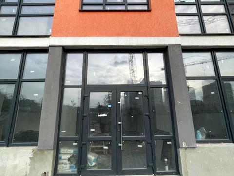 комерційна за адресою Миколи Гулака вул., 2-А