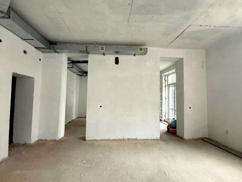 комерційна за адресою Плугова вул., 6а