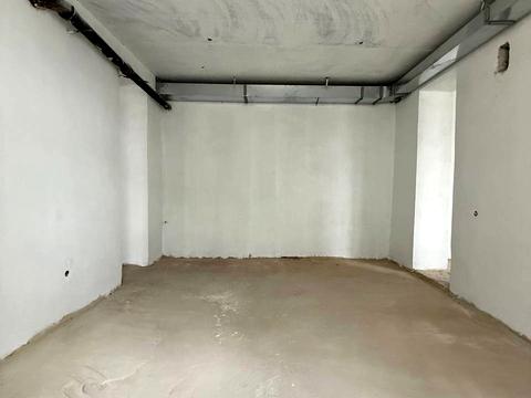 комерційна за адресою Плугова вул., 6а