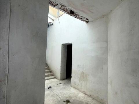 комерційна за адресою Плугова вул., 6а