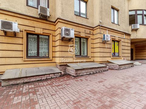 комерційна за адресою Дмитрівська вул., 69