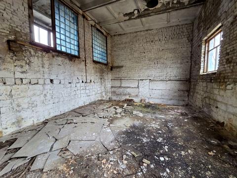 комерційна за адресою Фанерна вул., 1