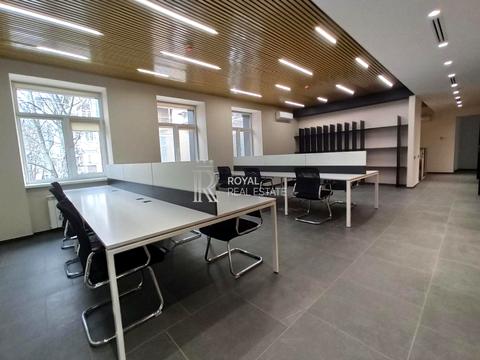 комерційна за адресою Євгена Гуцала пров. (Кутузова), 3