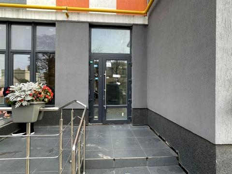 комерційна за адресою Миколи Гулака вул., 2-А