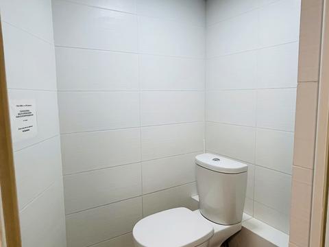 комерційна за адресою Дніпровська набережна вул., 19