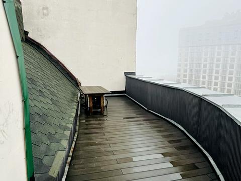 комерційна за адресою Дніпровська набережна вул., 19