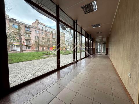 комерційна за адресою Соборності вул. (Косіора), 12